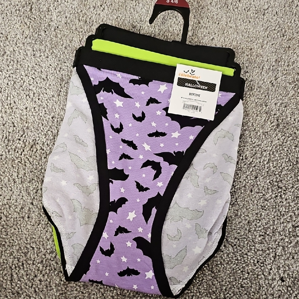 V🔹️Purple and Gray Bat Print Panties